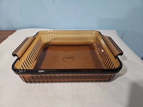 ANCHOR HOCKING: amber Baking Dish 8" Square Pan #1452, ribbed sides, VTG