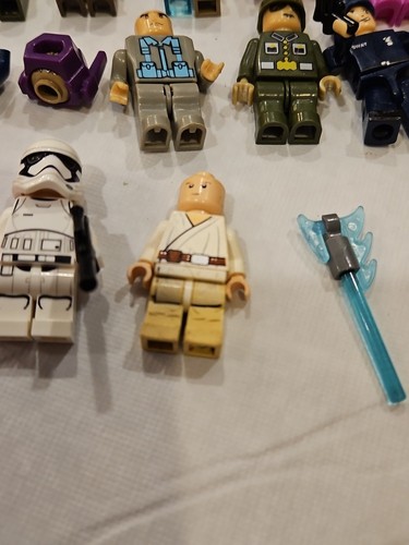 LEGO Mini Figure Assorted Figures and Accessories Lot of 20 Random Pieces - Picture 20 of 21