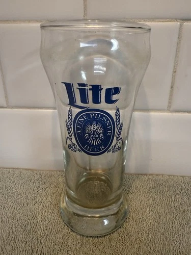 Lite Beer Glass A Fine Pilsner Beer Logo  5 1/2" Tall 8oz
