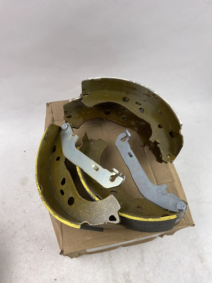 Juego de zapatas de freno de tambor traseras NOS Motorcraft BRF-1386 Ford Transit Connect 2010-2013 Foto 4 de 4