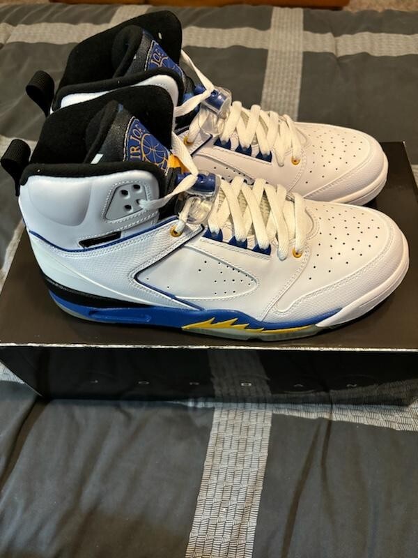 JORDAN SIXTY PLUS RETRO LANEY 2009 WHITE/DEL SOL-VARSITY