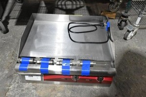 Avantco 24" Electric Griddle 177EG24N Commercial Countertop 240V NSF