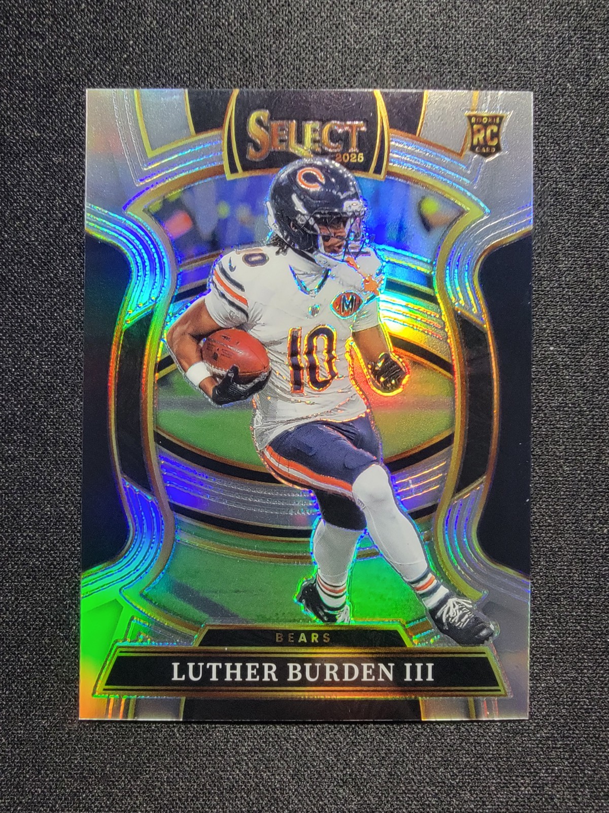 🔥Luther Burden lll 2025 Panini Select SILVER PRIZM CONCOURSE BEARS RC #72🔥
