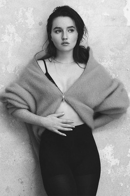 Kaitlyn Dever - American Cinema Actress - Musician - Artist - POSTER 20''x30''