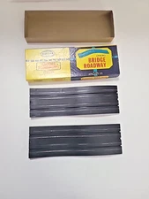 1960s HO Aurora Model Motoring 2 piece Bridge Roadway Pair Tracks #1508 2 pc Set