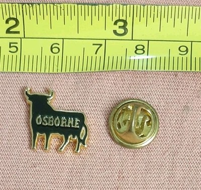 Vtg Osborne Bull Iconic Spain Symbol Billboard Travel Souvenir Lapel Pin