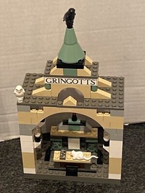 LEGO Harry Potter 4714: Gringotts Bank; Complete, Minifigures & Instructions VGC