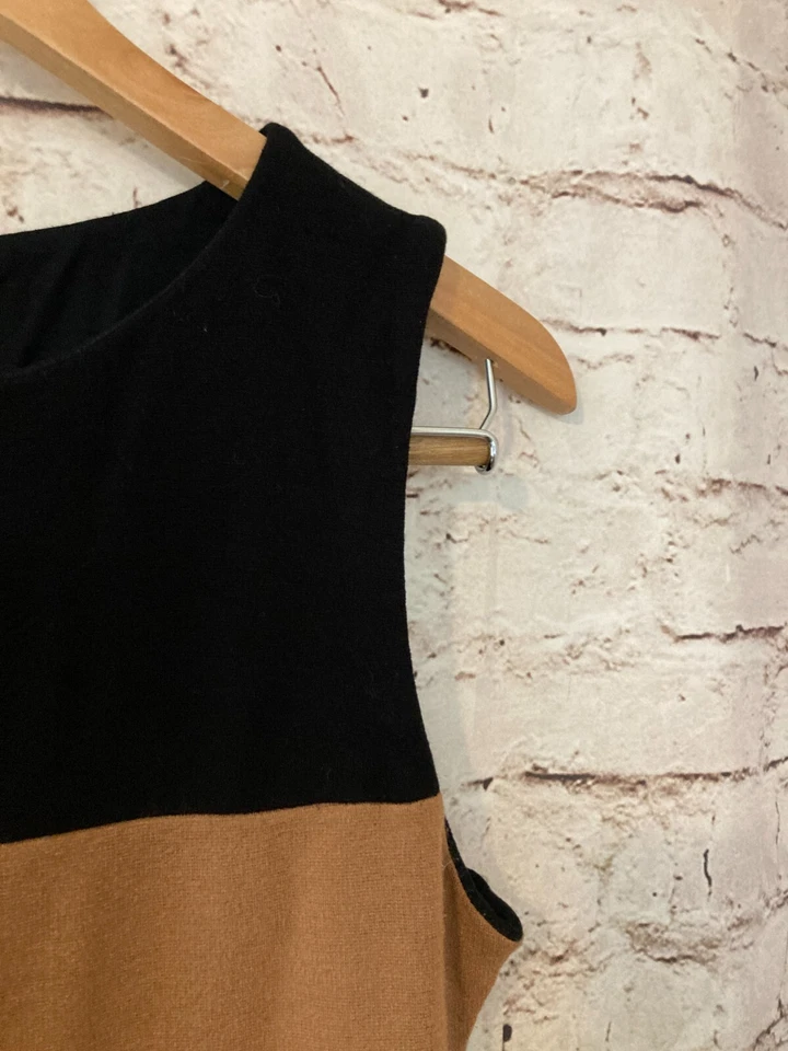 Vestido Yoana Baraschi para mujer grande línea A negro y tostado tejido a rayas elástico Foto 3 de 4