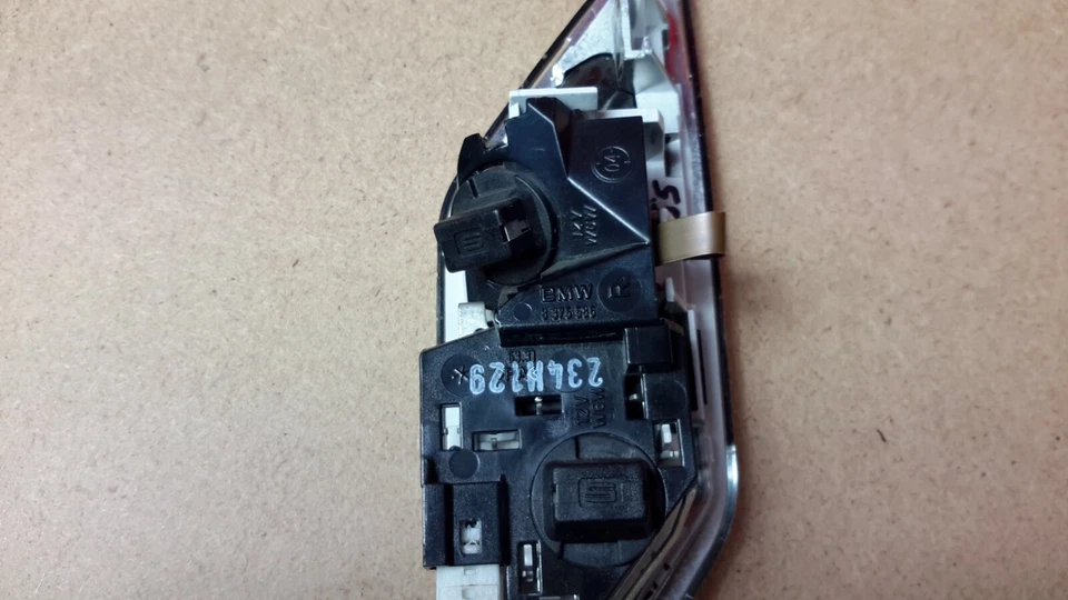 Luz de lectura de puerta interior trasera derecha BMW 325CI E46 2001-2006 8375586 OEM Foto 3 de 4