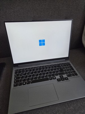 Lenovo Gaming-Notebook Legion Slim 5 16ARP9 16 Zoll GeForce RTX 4060 1 TB SSD