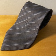 GIORGIO ARMANI Tie Mens 100 Silk Necktie ITALY Striped Navy/Grey EUC 4x59