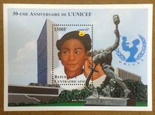 VINTAGE CLASSICS - Central Africa 1996 - UNICEF, Doctor - Souvenir Sheet - MNH