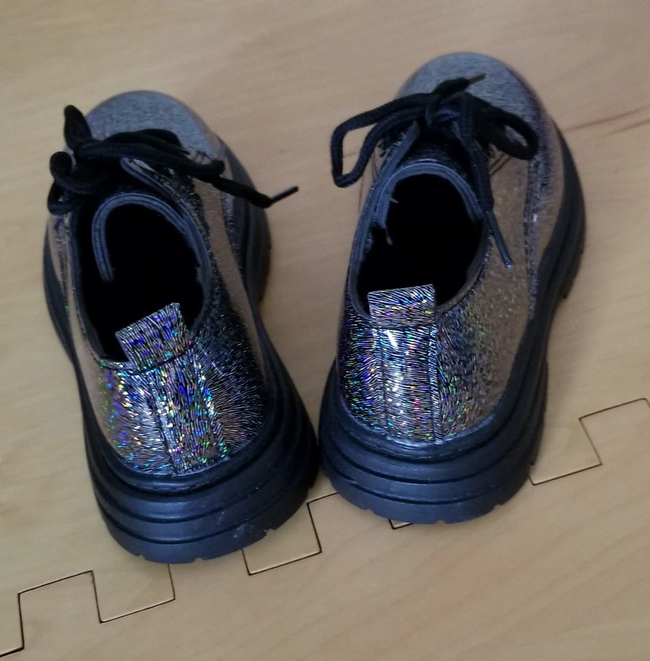 Zapatos de niña pequeña talla 9,5. NUEVO. Foto 4 de 4