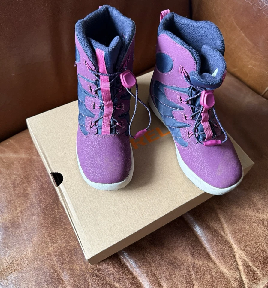 Merrell Unisex Niño Banco de Nieve 4.0 Bota Impermeable Azul Marino/Baya - Talla EE. UU. 3 M Foto 2 de 4