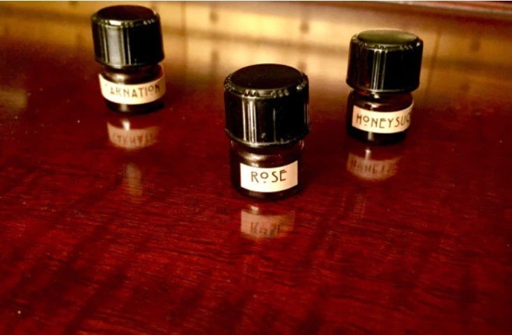 Set de muestras Southern Esscents - Set de perfumes totalmente naturales hechos de flores frescas Foto 4 de 4