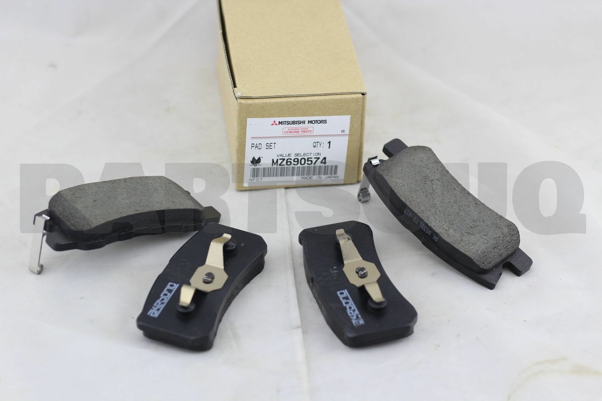 MZ690574 Genuine Mitsubishi PAD SET,RR BRAKE | eBay