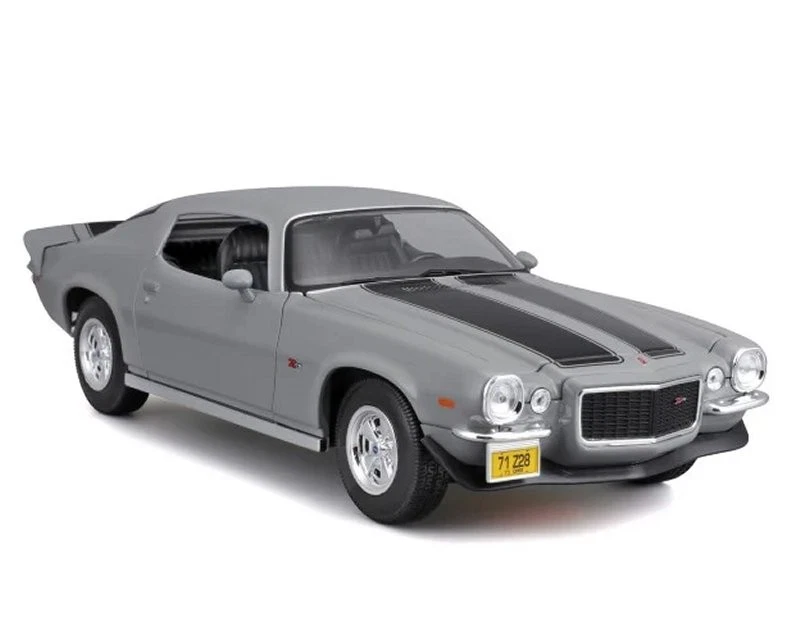 CHEVROLET Camaro - 1971 - grey - MAISTO 1:18 - Immagine 2 di 4
