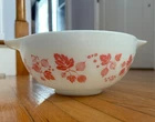 Vtg Pyrex Mixing Bowl, Cinderella Style, Gooseberry, 2.5 quart size