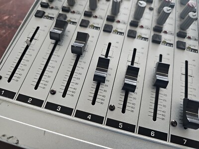 BEHRINGER Eurorack MX2004A Analog mixer * UNTESTED / PLS READ * | eBay