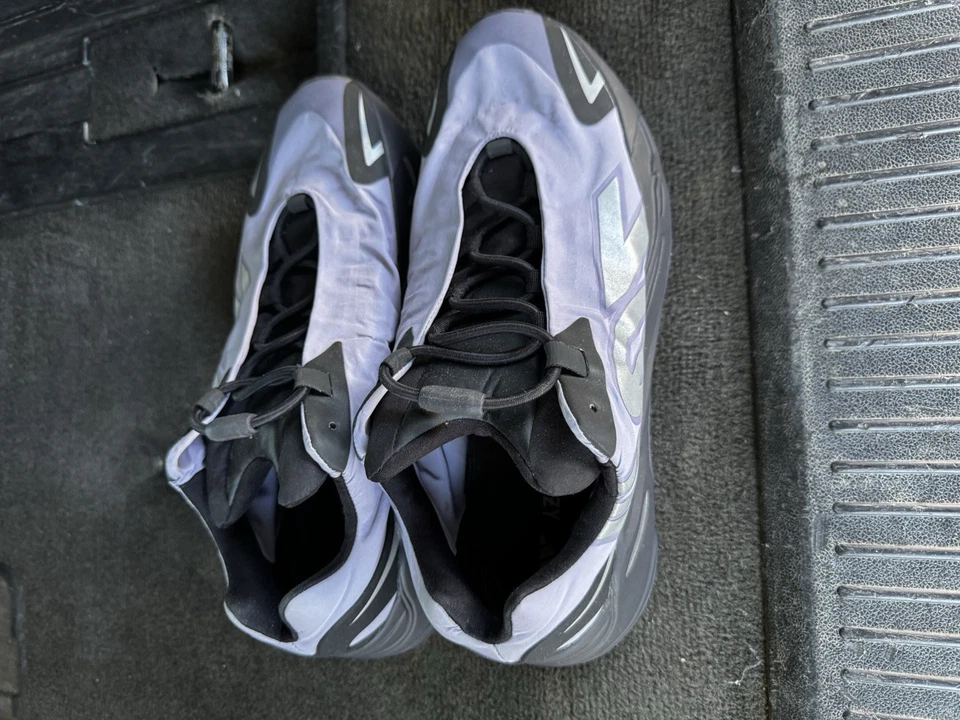 Adidas Yeezy Boost 700 MNVN Nylon Tenis Geoda, Para Hombre Talla 12, GW9526 Foto 2 de 4