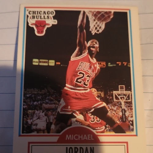 Fleer 1990-91 Base Set Michael Jordan #26 Chicago Bulls NBA Basketball Card