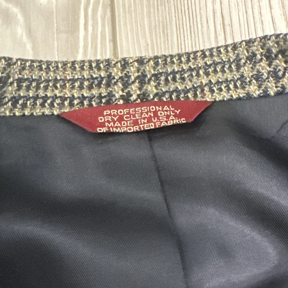 Corbin Mens Blazer Wool Jacket Sport Coat 38 Three Button Preppy (READ DESC) - Image 2 of 4