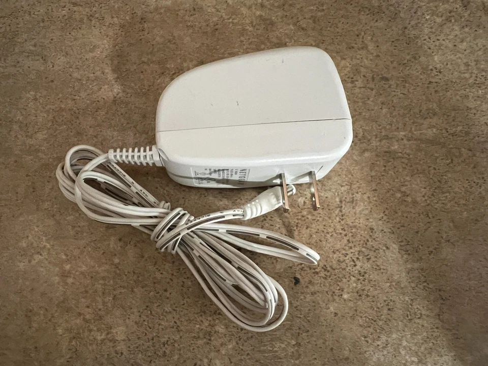 NETGEAR AD2067F10 POWER SUPPLY 332-10944-01 ADAPTER 12V 2.5A N3-4 - Image 3 of 4