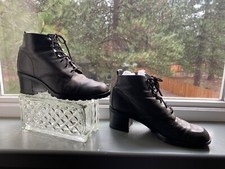 Vintage 90s Nine West Black Leather Lace Up Ankle Boot Square Toe 9 Vibram Soles