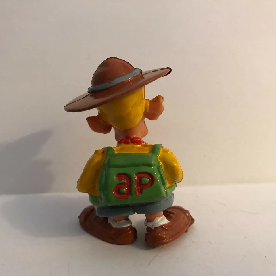 FIGURINE PVC PLASTIQUE non identifiee SCOUT - Photo 2/3