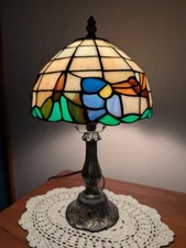 SUMMERY! 14" Stained Glass Bedside Lamp HUMMINGBIRDS & FLOWERS Nightlight Bird
