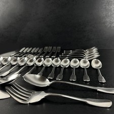 Ménagère Christofle Modèle Cluny 36 pièces Couverts, service à poisson et salade