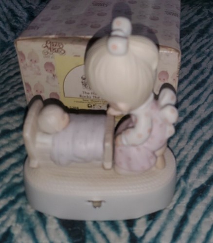 Enesco Precious Moments Figure E-5204 The Hand That Rocks the Future (a3) - Picture 2 of 5