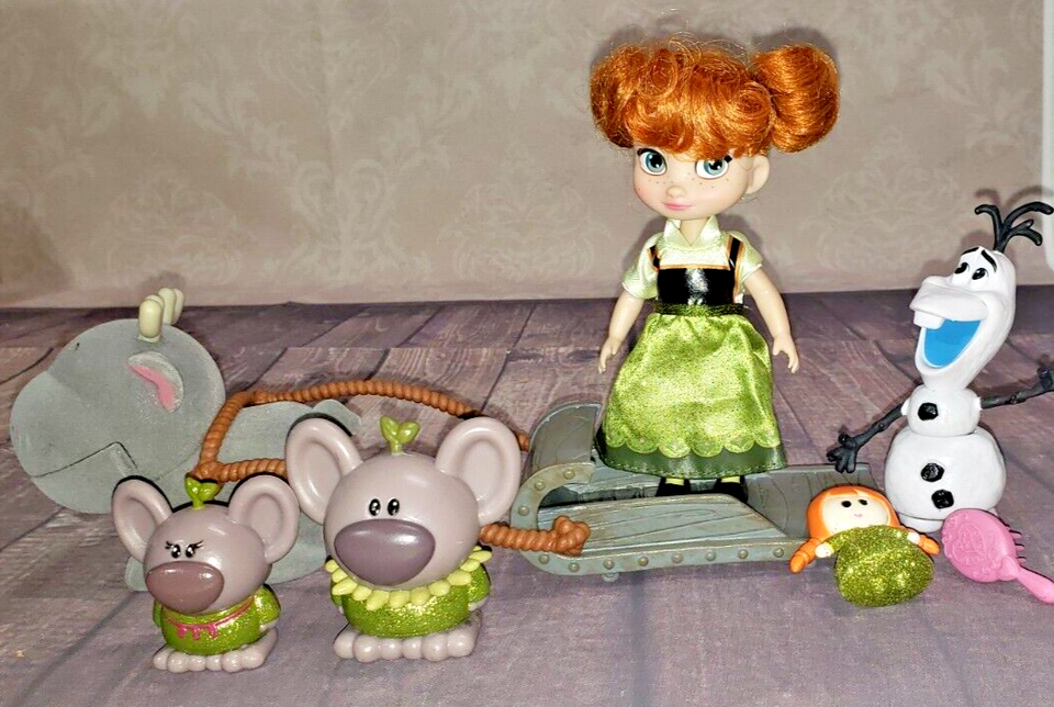 Disney Frozen Animators' Collection Mini Doll Playset Elsa Anna Sven