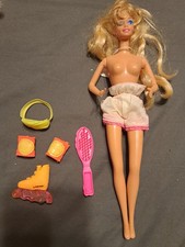 1991 Mattel Flicker N Flash Rollerblade Barbie 2214