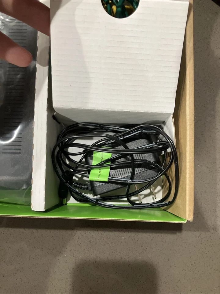 CenturyLink Zyxel PK5001Z WiFi 4-Port Modem Router with Plug and Cords Brand New - Image 4 of 4