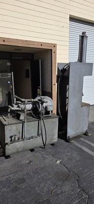 Hydraulic Press 25-Tons (aproximadamente) Double Acting Two-Stage.
