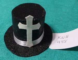 Green Top Hat With White Band