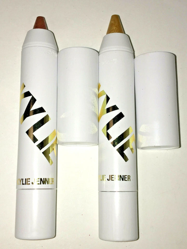 KYLIE COSMETICS Colección Sailor SOMBRA DE OJOS PALO FACIAL DÚO Delineador de ojos resaltado Foto 3 de 4