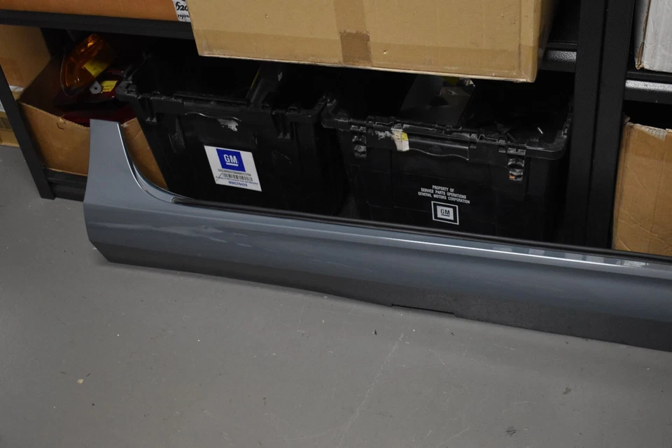 Moldeo basculante lateral derecho Volvo V60 2020-2021 OEM de fábrica Foto 2 de 4