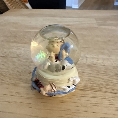 Ceramic Peanuts Linus Snoopy Westland Mini Snow Globe Figurine #8202