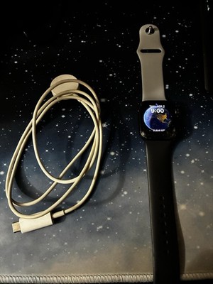 Apple Watch SE 40mm Black Aluminum (GPS + Cellular)