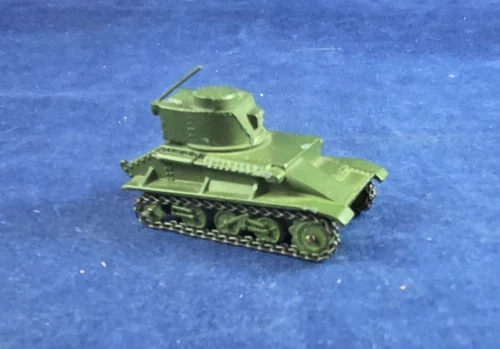 Dinky 152a Vickers-Armstrong Light Tank w/ 1original chain track. Vtg. Meccano