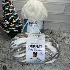 Bernat Blanket Yarn Little Sandcastle/Vanilla 10.5 oz /300g Skein Super Bulky