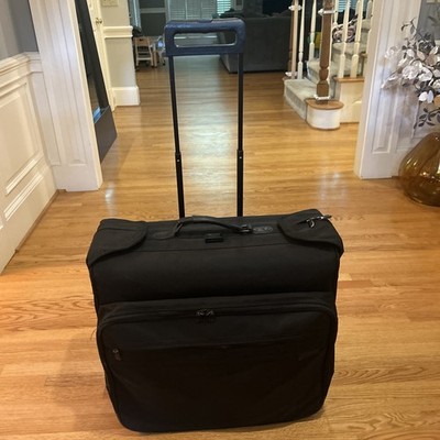 Briggs & Riley Baseline Rolling Garment Bag Carry On Luggage U376-4 Black