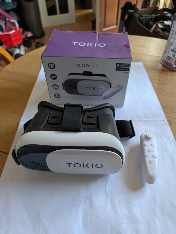 Tokio VR Headset Boxed With Bluetooth Controller Use with Phone