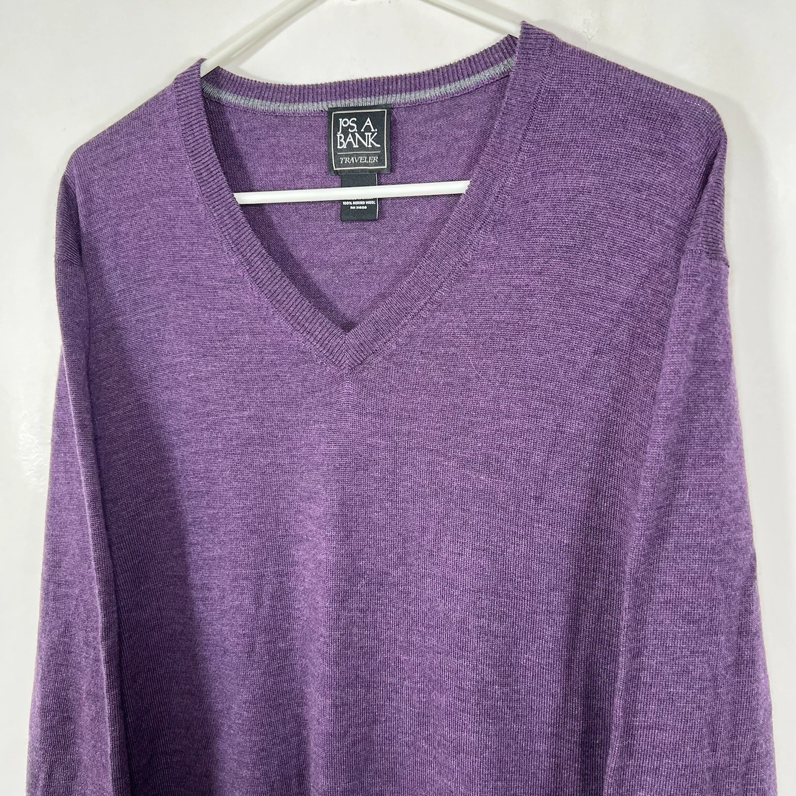 Jos A Bank Traveler 100% Merino Wool V Neck Sweater Mens Size XL Purple