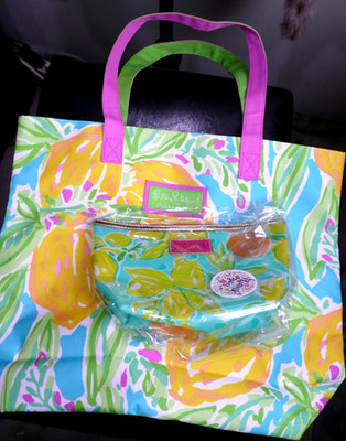 Lilly Pulitzer Lot of 2 Mango Carry On Women's Medium Handbag Tote Cosmetic  Bag