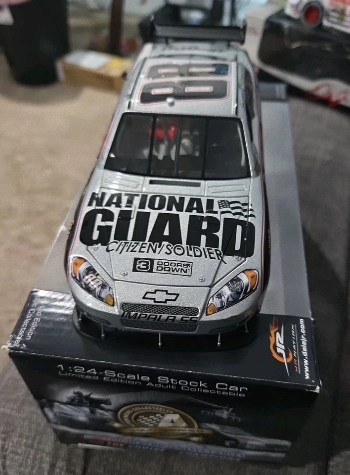 Dale Earnhardt Jr #88 Guardia Nacional/3 Puertas Abajo Citizen Soldier 2008 Impala SS Foto 2 de 4
