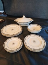 17 Piece - Royal Doulton - Albany H5121 - Dinner Set (4 setting)