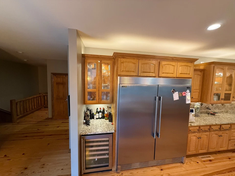 Kitchen cabinets and appliances - Image 2 of 4